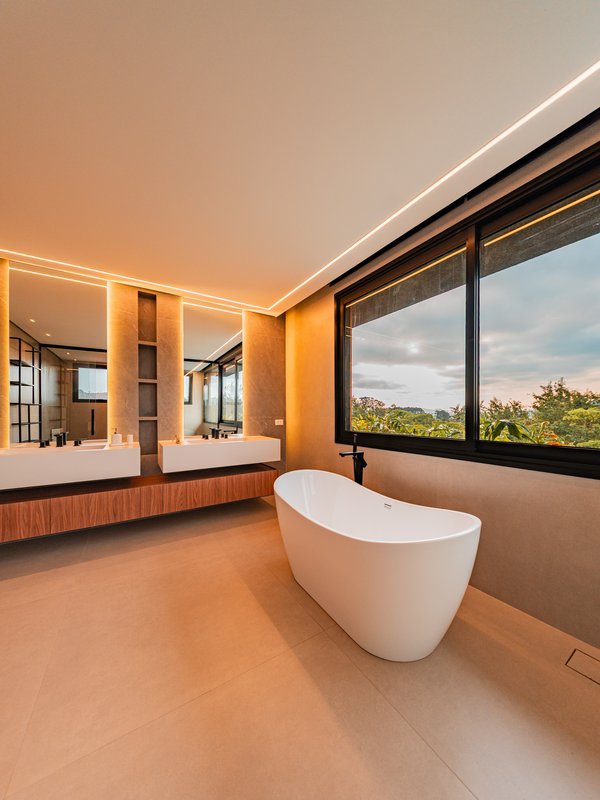 CASA LUXO, ARTE E TECNOLOGIA EM UM ÚNICO PROJETO Avenida Jequitibá Santana de Parnaíba - 