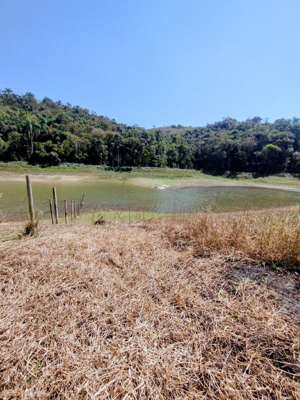 Terreno pé na água com ótima topografia à venda na Fazenda São Pedro  Igaratá - 