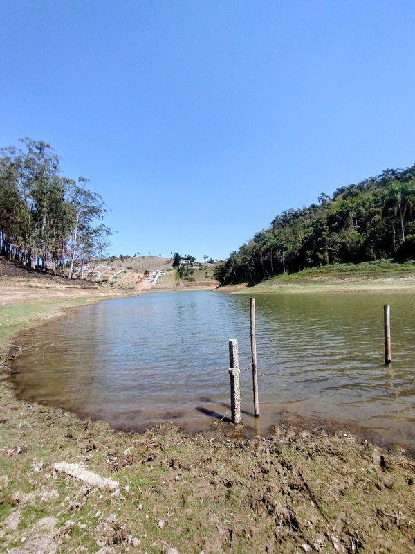 Terreno pé na água com ótima topografia à venda na Fazenda São Pedro  Igaratá - 