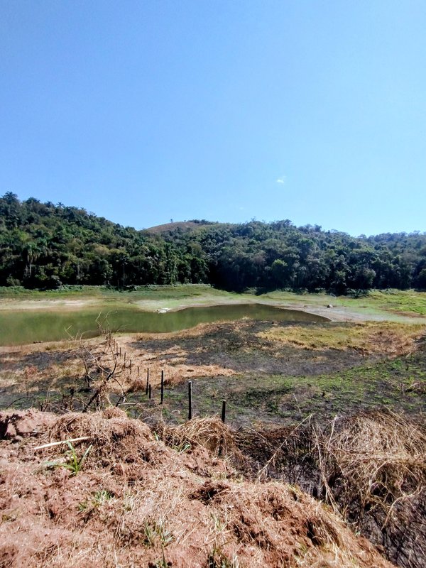 Terreno pé na água com ótima topografia à venda na Fazenda São Pedro  Igaratá - 