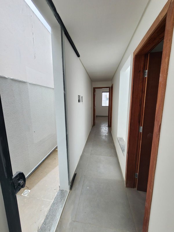 CASA COM 1 SUÍTE MAIS 2 DORMITÓRIOS NA LIMEIRA  Brusque - 