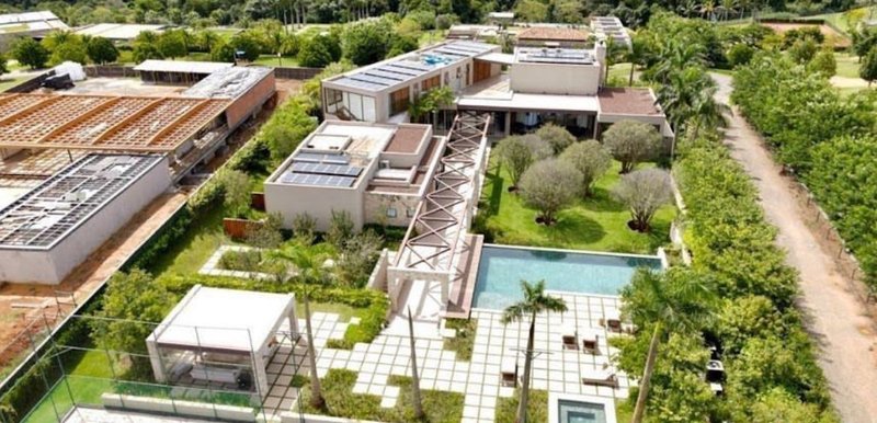 Residência Assinada por Chris Hamoui na Fazenda Boa Vista Alameda dos Pínus PORTO FELIZ - 