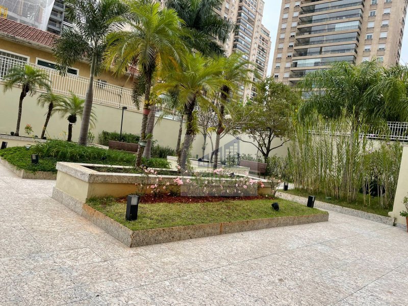 APARTAMENTO PARA LOCAÇÃO NO BROOKLIN CO 3 DORMITÓRIOS E 3 VAGAS DE GARAGEM Rua Barão do Triunfo São Paulo - 