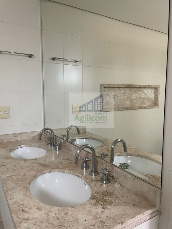 APARTAMENTO PARA LOCAÇÃO NO BROOKLIN CO 3 DORMITÓRIOS E 3 VAGAS DE GARAGEM Rua Barão do Triunfo São Paulo - 