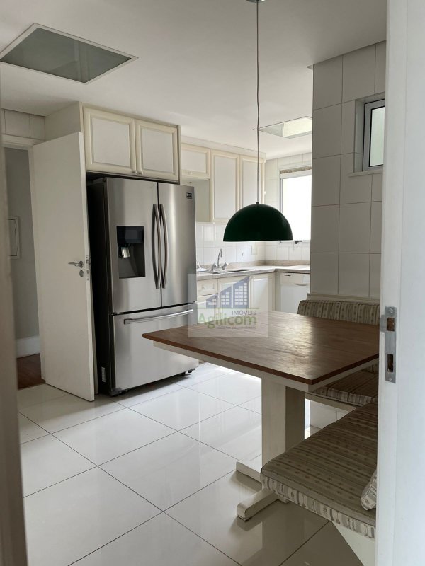 APARTAMENTO PARA LOCAÇÃO NO BROOKLIN CO 3 DORMITÓRIOS E 3 VAGAS DE GARAGEM Rua Barão do Triunfo São Paulo - 