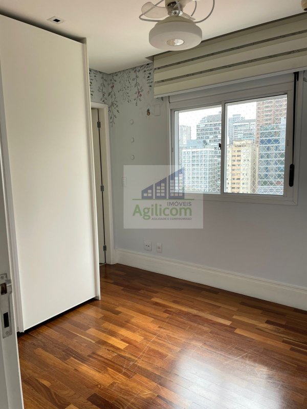 APARTAMENTO PARA LOCAÇÃO NO BROOKLIN CO 3 DORMITÓRIOS E 3 VAGAS DE GARAGEM Rua Barão do Triunfo São Paulo - 