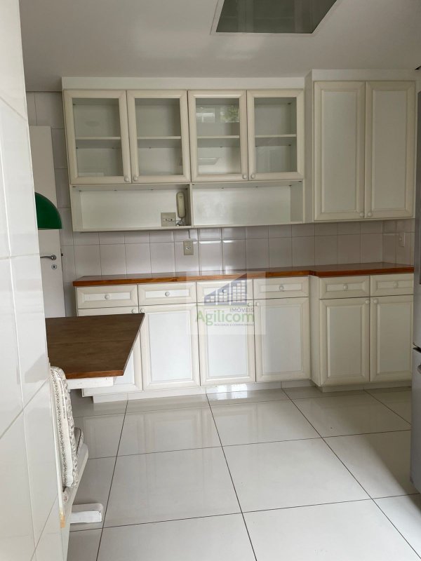 APARTAMENTO PARA LOCAÇÃO NO BROOKLIN CO 3 DORMITÓRIOS E 3 VAGAS DE GARAGEM Rua Barão do Triunfo São Paulo - 