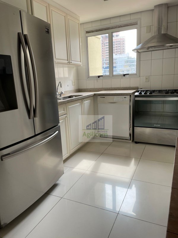 APARTAMENTO PARA LOCAÇÃO NO BROOKLIN CO 3 DORMITÓRIOS E 3 VAGAS DE GARAGEM Rua Barão do Triunfo São Paulo - 