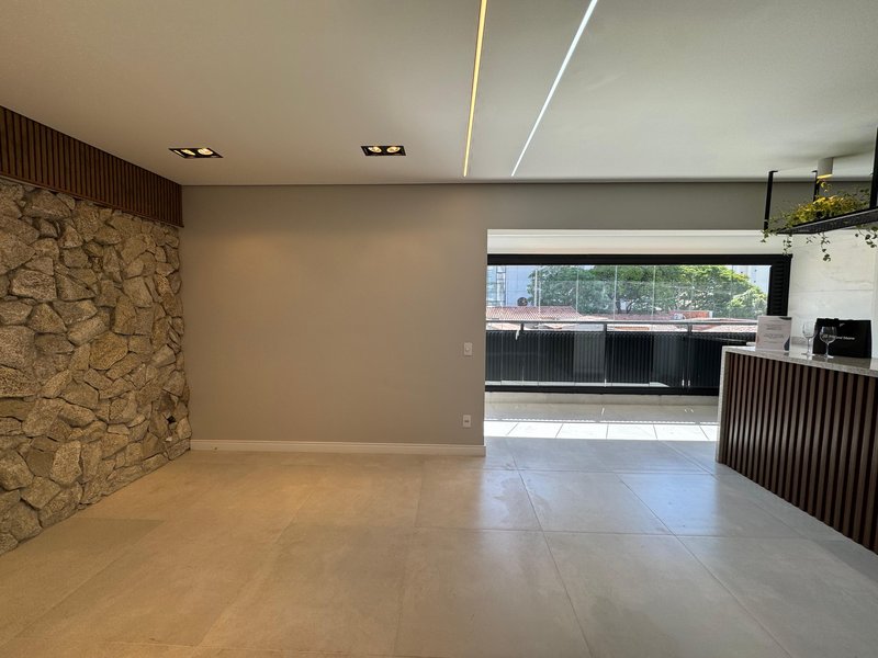 Apartamento Reformado à Venda no Taquaral – Conforto e Sofisticação! Rua Azarias de Melo Campinas - 