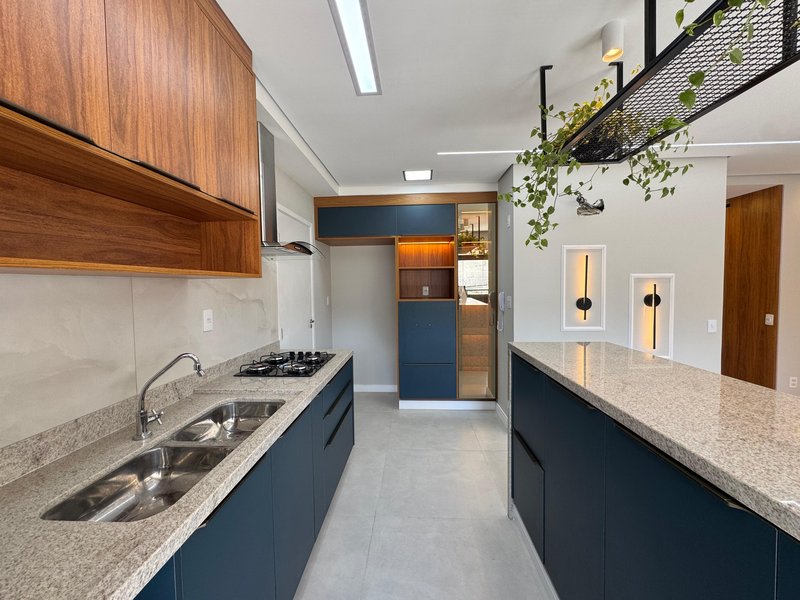 Apartamento Reformado à Venda no Taquaral – Conforto e Sofisticação! Rua Azarias de Melo Campinas - 