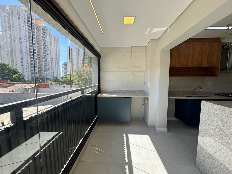 Apartamento Reformado à Venda no Taquaral – Conforto e Sofisticação! Rua Azarias de Melo Campinas - 