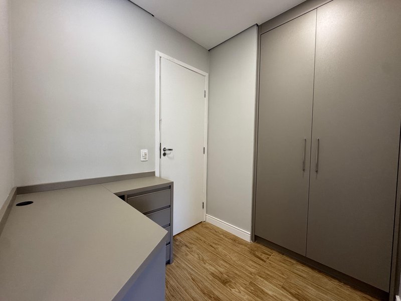 Apartamento Reformado à Venda no Taquaral – Conforto e Sofisticação! Rua Azarias de Melo Campinas - 