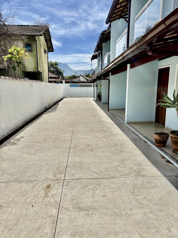 🏡 Casa Duplex à Venda – Bananal, Guapimirim Rua Alegre Guapimirim - 