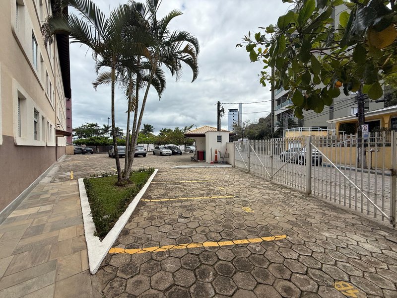 More ou invista em um dos endereços mais desejados do litoral norte!  Caraguatatuba - 