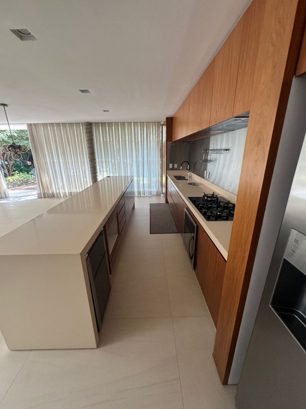 CASA BELÍSSIMA EM VILLAS DO LAGO - FAZENDA BOA VISTA Alameda dos Pínus PORTO FELIZ - 