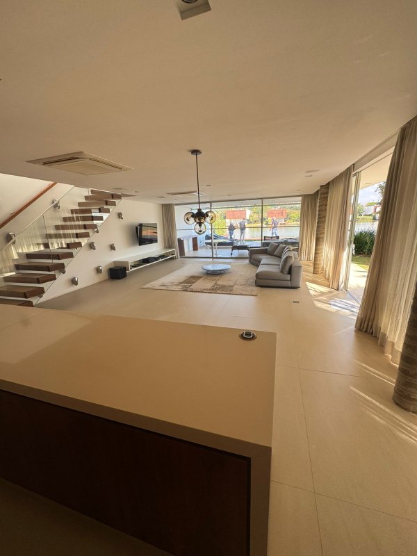 CASA BELÍSSIMA EM VILLAS DO LAGO - FAZENDA BOA VISTA Alameda dos Pínus PORTO FELIZ - 