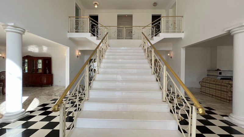 A MANSÃO QUE UNE NATUREZA, LUXO E EXCLUSIVIDADE EM JUNDIAÍ Alameda Amélia de Barros Formiga Jundiaí - 