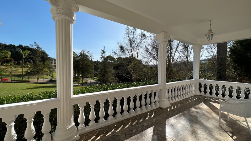 A MANSÃO QUE UNE NATUREZA, LUXO E EXCLUSIVIDADE EM JUNDIAÍ Alameda Amélia de Barros Formiga Jundiaí - 