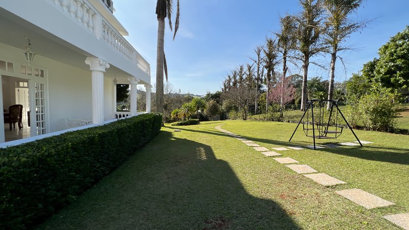 A MANSÃO QUE UNE NATUREZA, LUXO E EXCLUSIVIDADE EM JUNDIAÍ Alameda Amélia de Barros Formiga Jundiaí - 