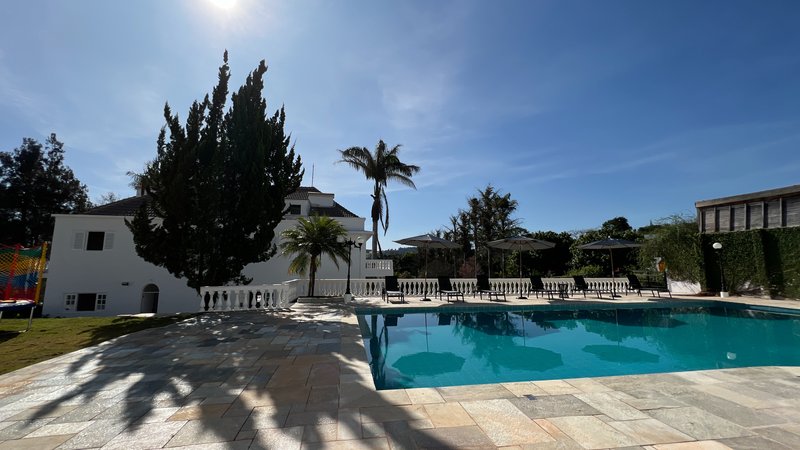A MANSÃO QUE UNE NATUREZA, LUXO E EXCLUSIVIDADE EM JUNDIAÍ Alameda Amélia de Barros Formiga Jundiaí - 