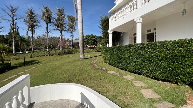 A MANSÃO QUE UNE NATUREZA, LUXO E EXCLUSIVIDADE EM JUNDIAÍ Alameda Amélia de Barros Formiga Jundiaí - 