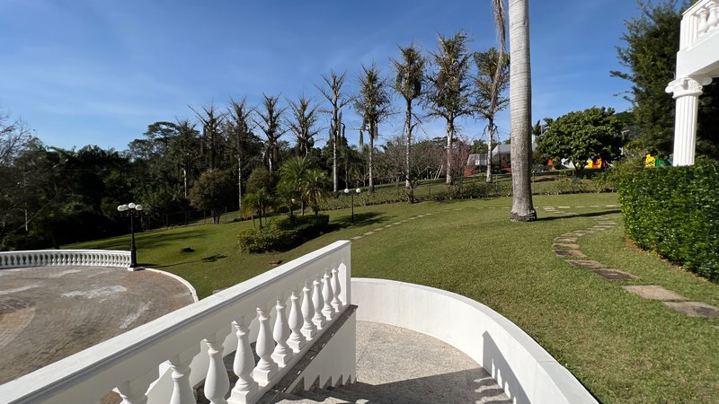 A MANSÃO QUE UNE NATUREZA, LUXO E EXCLUSIVIDADE EM JUNDIAÍ Alameda Amélia de Barros Formiga Jundiaí - 