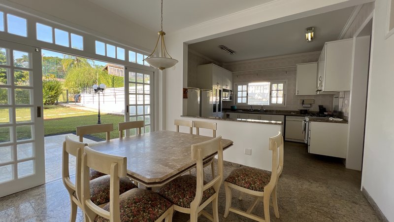 A MANSÃO QUE UNE NATUREZA, LUXO E EXCLUSIVIDADE EM JUNDIAÍ Alameda Amélia de Barros Formiga Jundiaí - 