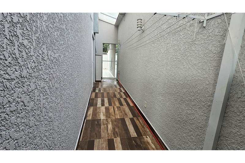 Casa À venda, 208m, 3 Dormitórios - 1 Suite - R$ 680.000 - Wanel Ville - Sorocaba - SP Rua Benedicto Monteiro Sorocaba - 