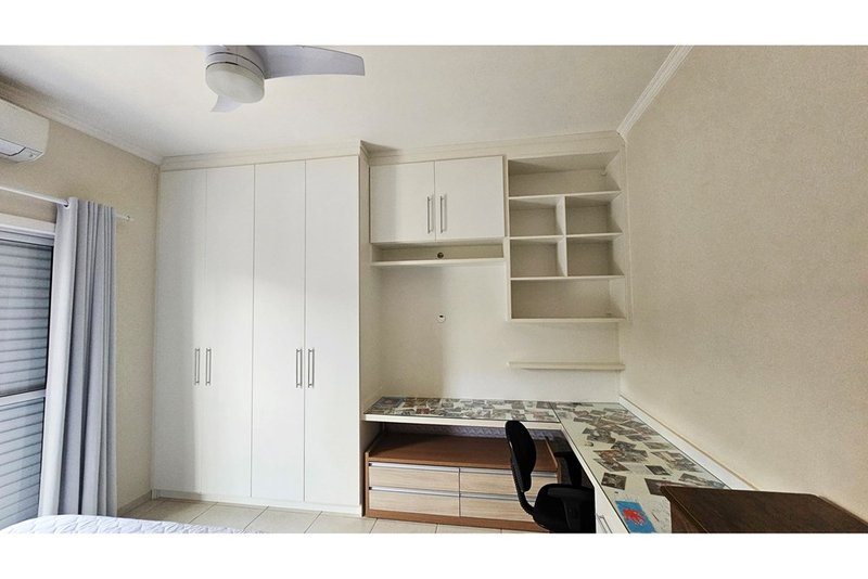 Casa À venda, 208m, 3 Dormitórios - 1 Suite - R$ 680.000 - Wanel Ville - Sorocaba - SP Rua Benedicto Monteiro Sorocaba - 