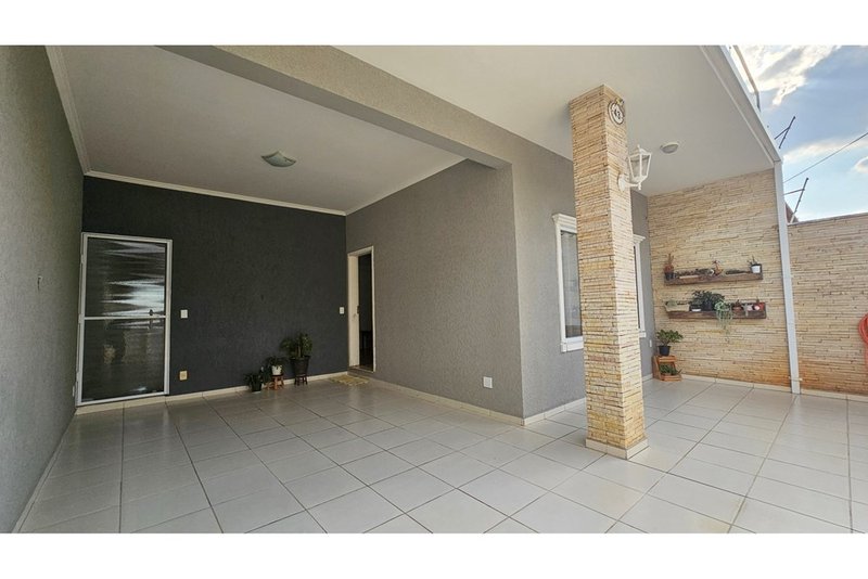 Casa À venda, 208m, 3 Dormitórios - 1 Suite - R$ 680.000 - Wanel Ville - Sorocaba - SP Rua Benedicto Monteiro Sorocaba - 