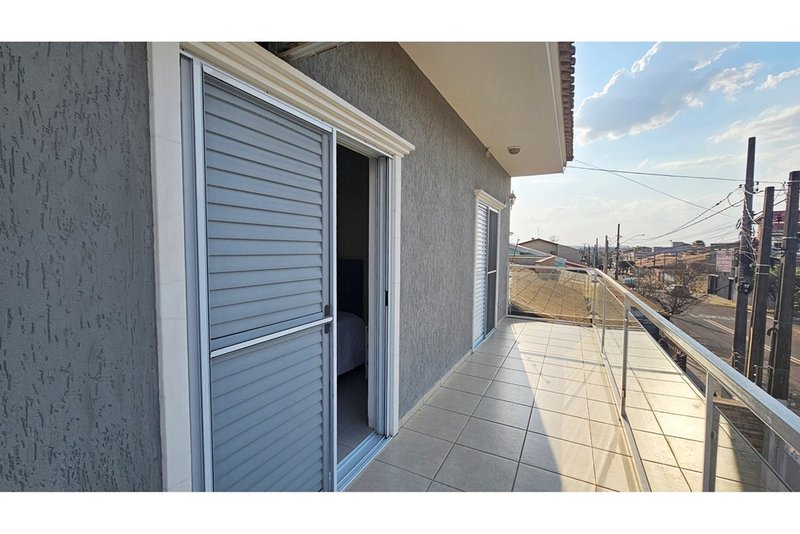 Casa À venda, 208m, 3 Dormitórios - 1 Suite - R$ 680.000 - Wanel Ville - Sorocaba - SP Rua Benedicto Monteiro Sorocaba - 