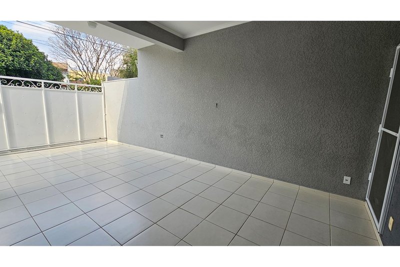 Casa À venda, 208m, 3 Dormitórios - 1 Suite - R$ 680.000 - Wanel Ville - Sorocaba - SP Rua Benedicto Monteiro Sorocaba - 