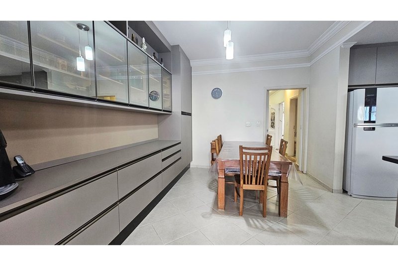 Casa À venda, 208m, 3 Dormitórios - 1 Suite - R$ 680.000 - Wanel Ville - Sorocaba - SP Rua Benedicto Monteiro Sorocaba - 