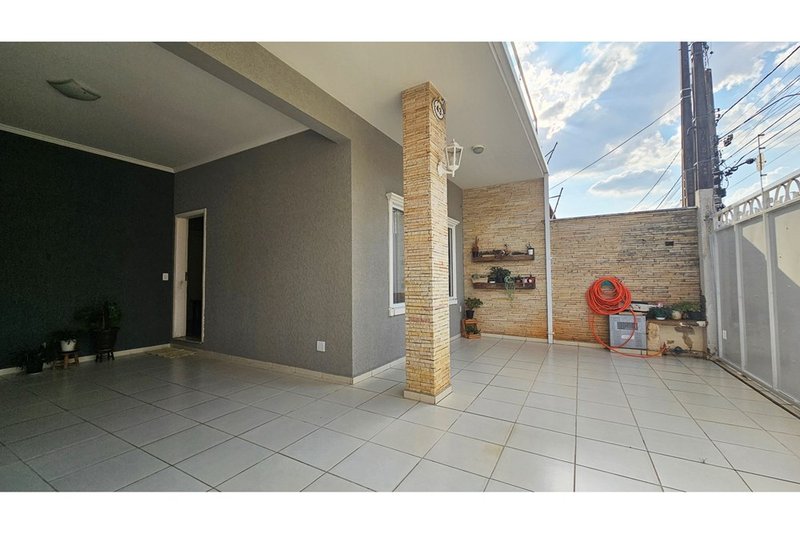 Casa À venda, 208m, 3 Dormitórios - 1 Suite - R$ 680.000 - Wanel Ville - Sorocaba - SP Rua Benedicto Monteiro Sorocaba - 