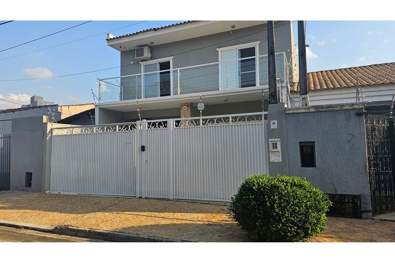 Casa À venda, 208m, 3 Dormitórios - 1 Suite - R$ 680.000 - Wanel Ville - Sorocaba - SP Rua Benedicto Monteiro Sorocaba - 