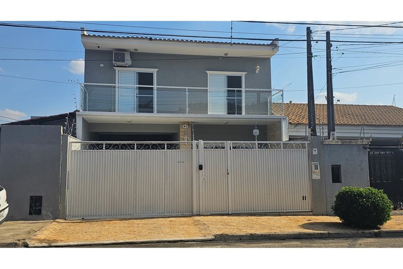 Casa À venda, 208m, 3 Dormitórios - 1 Suite - R$ 680.000 - Wanel Ville - Sorocaba - SP Rua Benedicto Monteiro Sorocaba - 