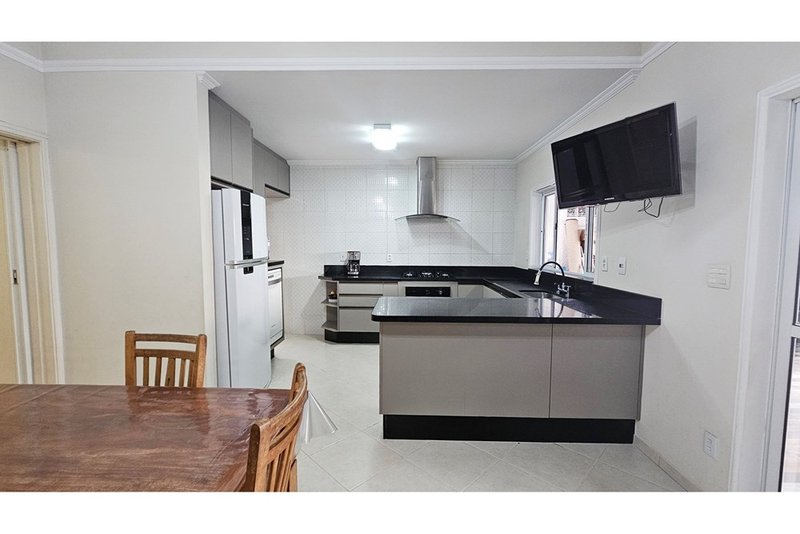 Casa À venda, 208m, 3 Dormitórios - 1 Suite - R$ 680.000 - Wanel Ville - Sorocaba - SP Rua Benedicto Monteiro Sorocaba - 