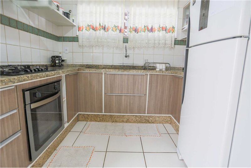 Casa à venda, 150m - 4 Dormitórios - 1 suíte - R$ 550.000 - Wanel Ville - Sorocaba - SP Rua Darcy Fruet Sorocaba - 