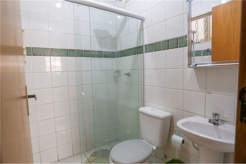 Casa à venda, 150m - 4 Dormitórios - 1 suíte - R$ 550.000 - Wanel Ville - Sorocaba - SP Rua Darcy Fruet Sorocaba - 