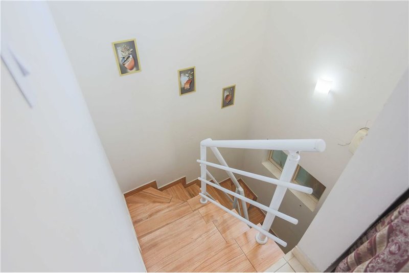 Casa à venda, 150m - 4 Dormitórios - 1 suíte - R$ 550.000 - Wanel Ville - Sorocaba - SP Rua Darcy Fruet Sorocaba - 