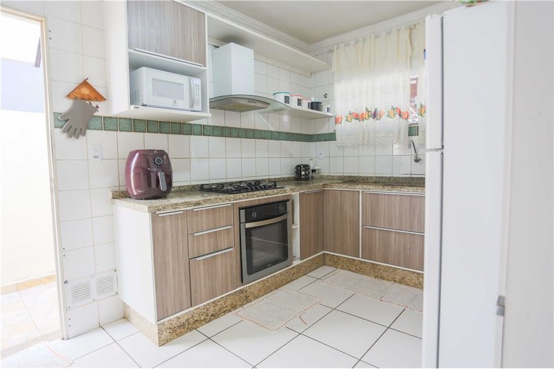 Casa à venda, 150m - 4 Dormitórios - 1 suíte - R$ 550.000 - Wanel Ville - Sorocaba - SP Rua Darcy Fruet Sorocaba - 