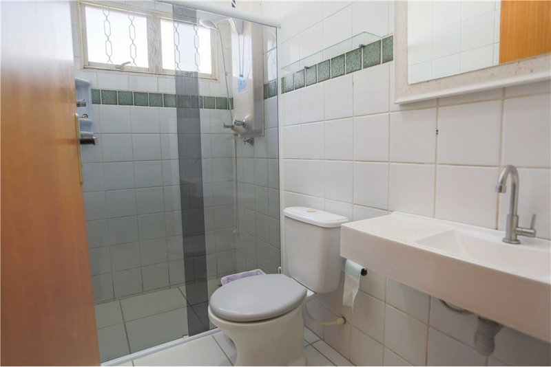 Casa à venda, 150m - 4 Dormitórios - 1 suíte - R$ 550.000 - Wanel Ville - Sorocaba - SP Rua Darcy Fruet Sorocaba - 
