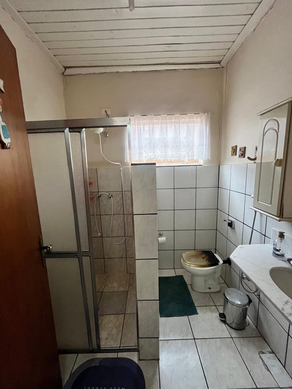 Casa com piscina no Centro Rua Farmacêutico Alziro de Souza Santos SANTA CRUZ DO RIO PARDO - 