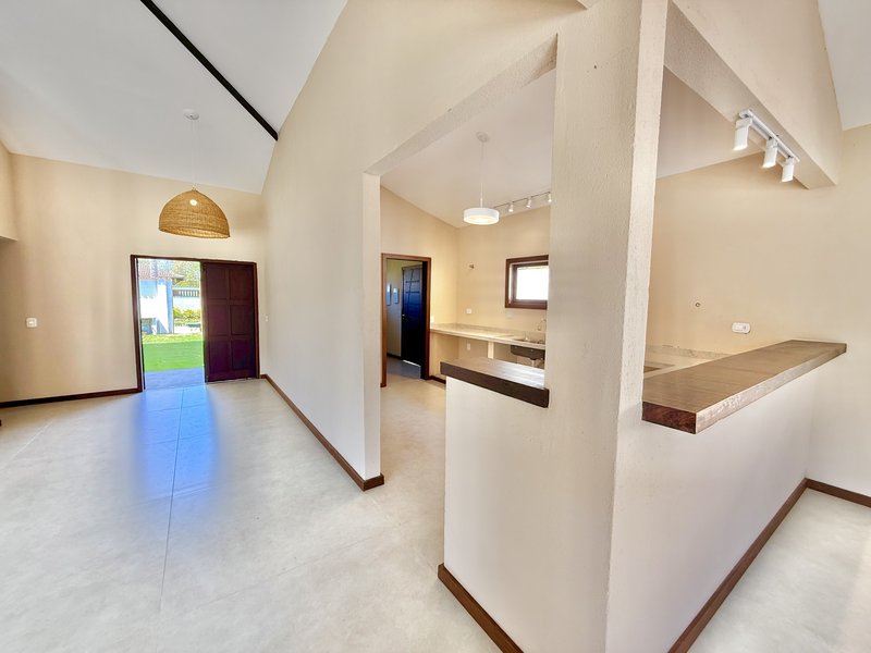 Luxo e Conforto em Búzios: Casa Linear 4 Suítes com Área Gourmet  Armação dos Búzios - 