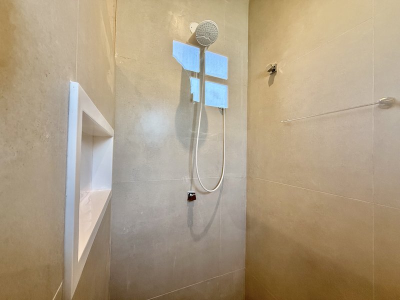 Luxo e Conforto em Búzios: Casa Linear 4 Suítes com Área Gourmet  Armação dos Búzios - 