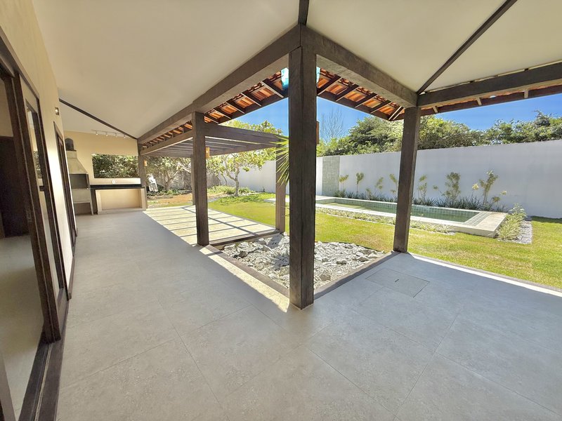 Luxo e Conforto em Búzios: Casa Linear 4 Suítes com Área Gourmet  Armação dos Búzios - 