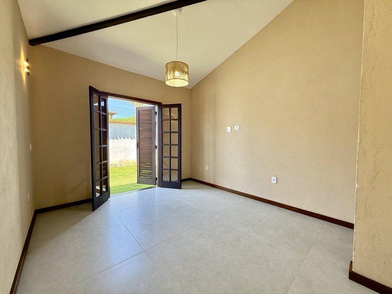 Luxo e Conforto em Búzios: Casa Linear 4 Suítes com Área Gourmet  Armação dos Búzios - 