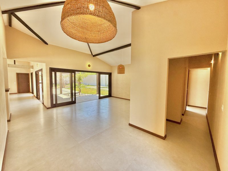 Luxo e Conforto em Búzios: Casa Linear 4 Suítes com Área Gourmet  Armação dos Búzios - 