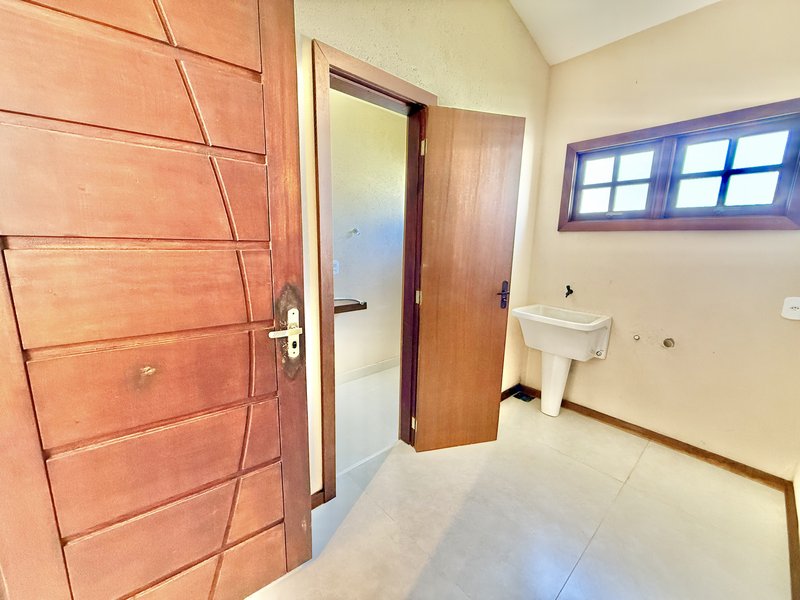 Luxo e Conforto em Búzios: Casa Linear 4 Suítes com Área Gourmet  Armação dos Búzios - 