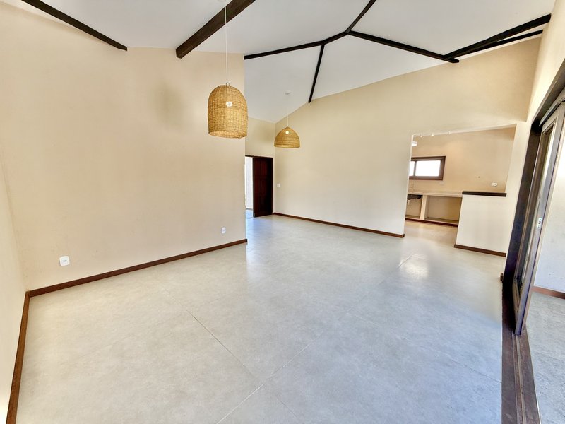 Luxo e Conforto em Búzios: Casa Linear 4 Suítes com Área Gourmet  Armação dos Búzios - 